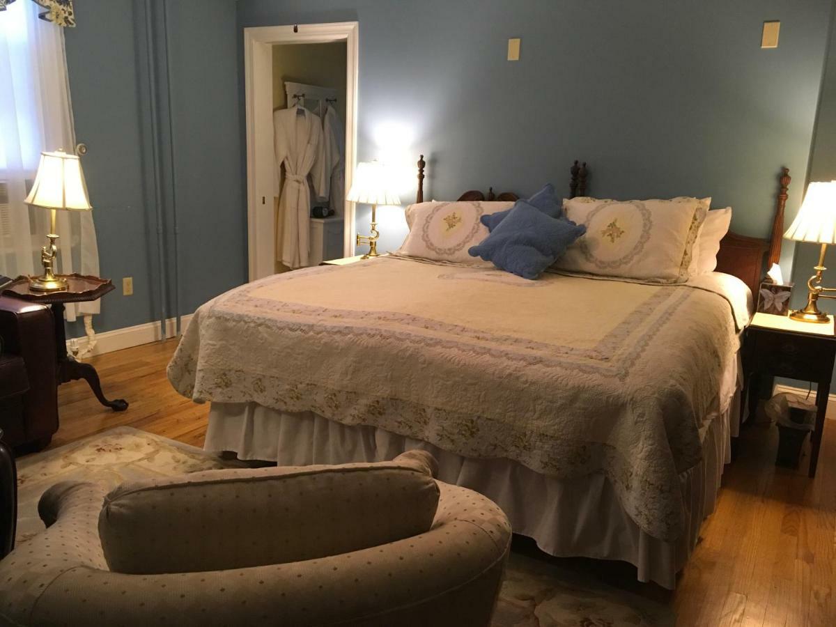 The Red Hook Country Inn, An "Old Rhinebeck" Bed & Breakfast 外观 照片